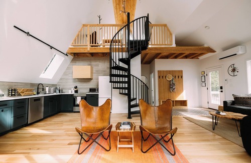 Mid-Coast and Islands Cabin | Maine Frame: Cozy Retreat in the Freeport Woods