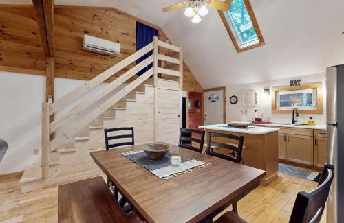 Monmouth House | Maine Lake Family Retreat