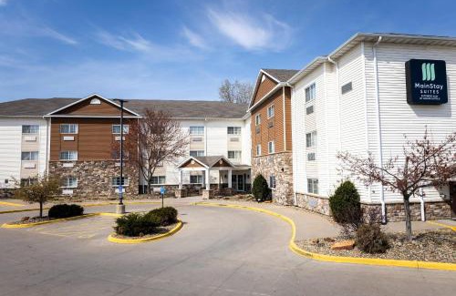 Oakdale Hotel | MainStay Suites Coralville - Iowa City