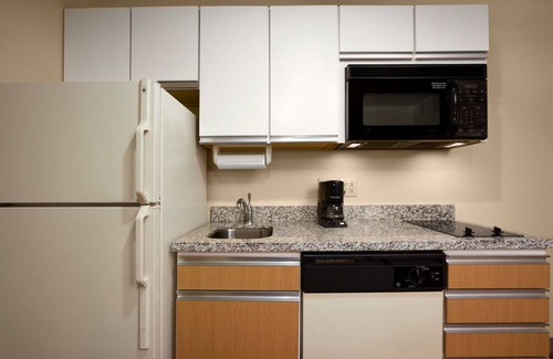 Farmington Hills Hotel | MainStay Suites Detroit Farmington Hills