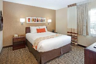 Wheeling Hotel | MainStay Suites Northbrook Wheeling
