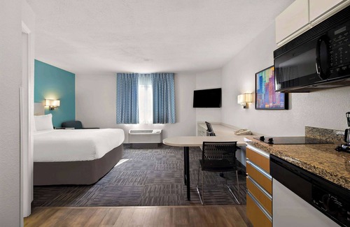 Cottonwood Heights Hotel | MainStay Suites Salt Lake City Fort Union