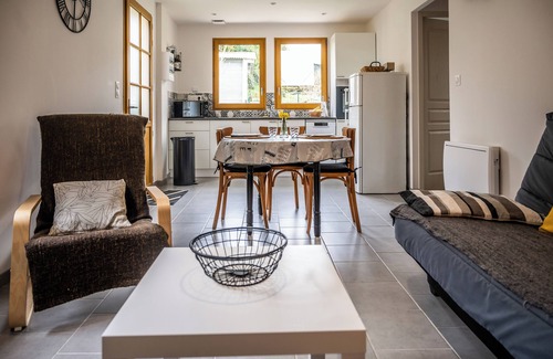 Camelin House | Maison à la Campagne 3 Étoiles au Calme de Plain Pied