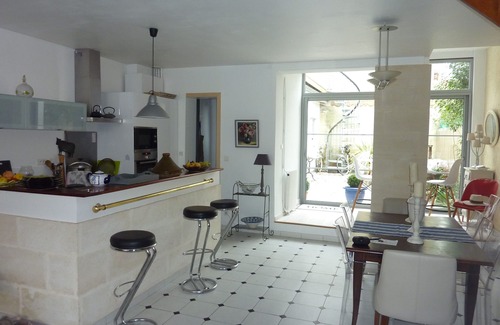 Bordeaux Sud House | Maison échoppe bordelaise near train station, city center, market, historic districts