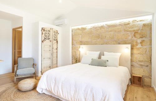 Pezenas Bed & Breakfast | Maison 1634 - Climatisation, piscine, parking, centre ville, petit-dejeuner compris
