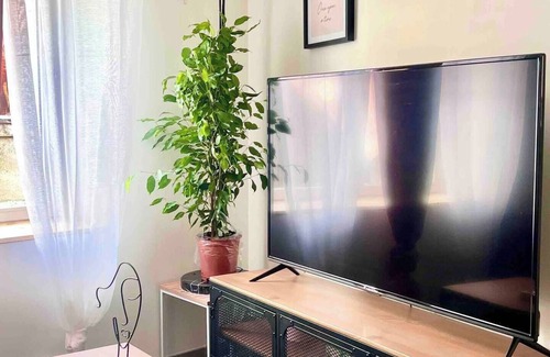 Ruelle-sur-Touvre House | Maison 2 Chambres Centre Ville Wifi - Babyfoot - TV