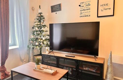 Ruelle-sur-Touvre Villa | Maison 2 Chambres - TV - CLIM - BABY FOOT