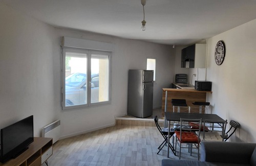 Luc-sur-Orbieu House | Maison 8 Couchages au Maximum Dont 2 Enfants 30 min de la mer