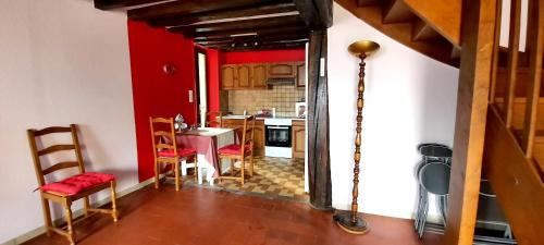 Saint-Amand-en-Puisaye House | Maison accueillante à Saint-Amand-en-Puisaye avec jardin