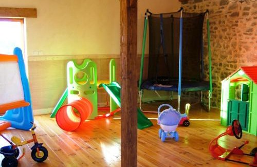 Nehou House | Maison accueillante à Néhou avec piscine partagée