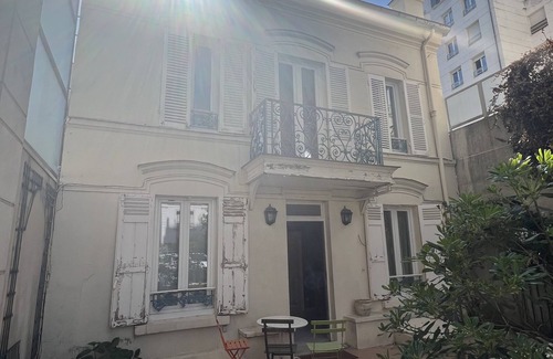 Puteaux House | Maison Ancienne à Coté des Champs Elysées