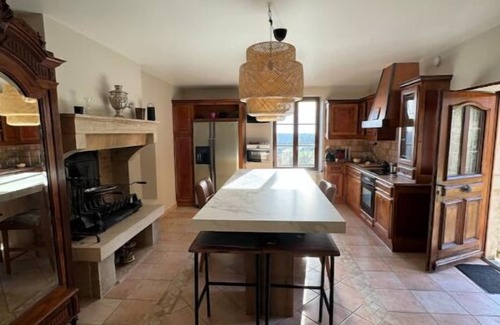 Baubigny House | Maison au Bord de la Falaise