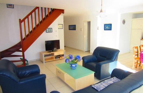 Saint-Jean-de-la-Riviere House | Maison avec jardin à 80 m de la plage de Barneville-Carteret