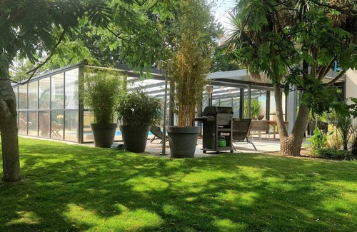 Locmaria-Grand-Champ House | Maison Avec Piscine Couverte et Chauffée et Pergola Bioclimatique de 30m²