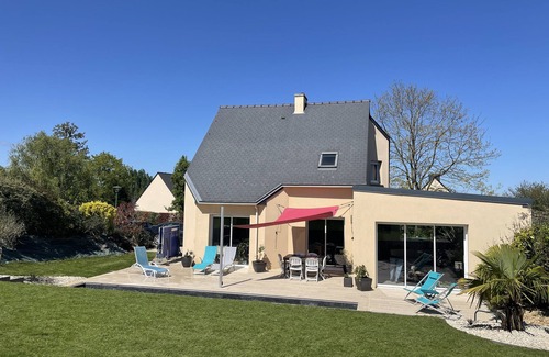 Montfort-sur-Meu House | Maison Avec Piscine aux Portes de la Forêt de Broceliande