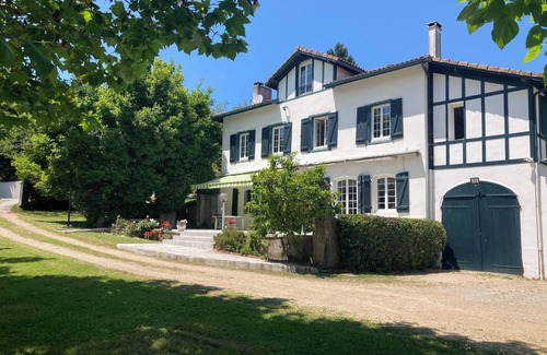 Bayonne House | Maison Basque, Le Jouanché - Facing the Adour River, 5 min from Bayonne