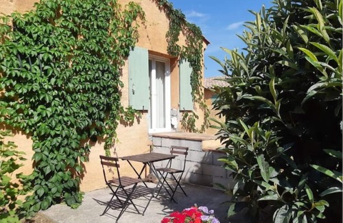 Saint-Antonin-du-Var House | Maison Bien-être Séjour à Thème en Famille ou Avec vos Proches. Jardin & Jacuzzi