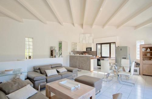 Saint-Palais-sur-Mer Villa | Maison calme aperçu mer avec piscine privée à 28