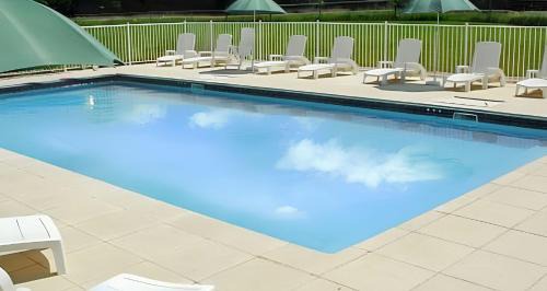 Saint-Vincent-la-Chatre House | Maison charmante à Saint-Vincent-la-Châtre avec piscine partagée