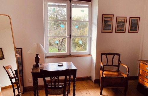 Thoste House | Maison Chaleureuse Dans Joli Village Bourguignon, Grand Jardin un peu Romantique