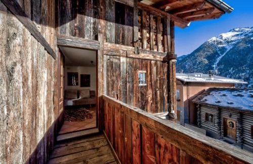 Antagnod Apartment | Maison Chasseur Alpine Design Lodge
