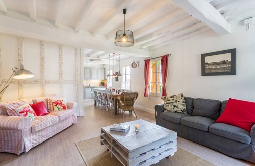 Panjas Villa | Maison Coeur - Four Bedroom Villa, Sleeps 10