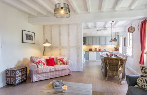 Panjas Villa | Maison Coeur - Four Bedroom Villa, Sleeps 10