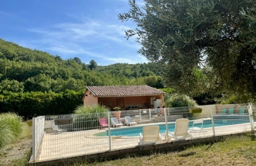 Brunet House | Maison D'été Avec Piscine au Coeur des Lavandes