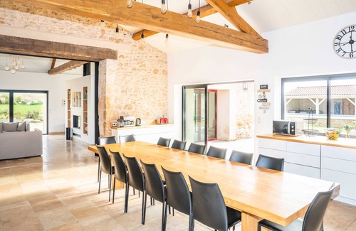 Le Change House | Maison de Famille Récemment Rénovée 8 Chambres, Piscine/spa/sauna