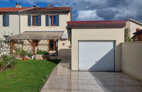 Villefranche-sur-Saone House | Maison de Village de 70 m2 à 800 Mètres du Centre de Villefranche/saone