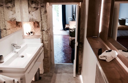 Montbazin Bed & Breakfast | Maison d'hôtes La Domitia