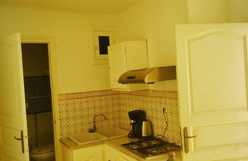 Borj Erras House | Maison d'hôte Albatros Guest room with private bathroom and sea view