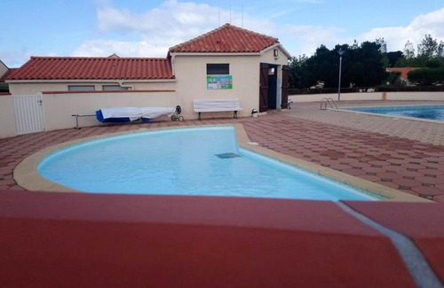 Brem Sur Mer House | Maison de 2 chambres a Brem sur Mer a 800 m de la plage avec piscine partagee et jardin clos