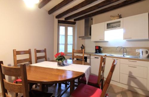 Le Vieil-Bauge House | Maison de bourg cosy avec cour privée, proche Zoo de la Flèche et bords de Loire, idéale famille/am. - FR-1-622-29