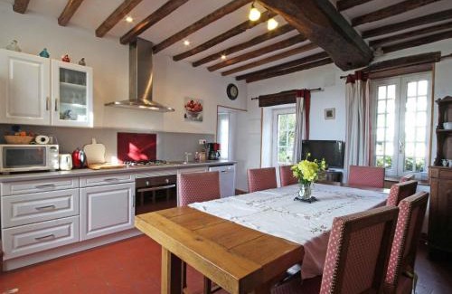 Sarceaux House | Maison de caractère avec jardin, proche d'Argentan, idéale pour pêche et détente en campagne - FR-1-497-131