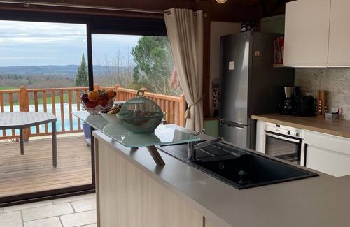 Curemonte Cottage | Maison de Charme* with swimming pool and spectacular view