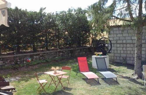 Taxat-Senat House | Maison de ferme rénovée avec terrasse, jardin et équipements modernes à Taxat-Senat - FR-1-489-363