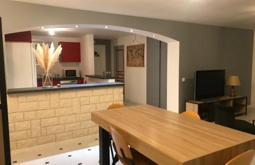 Saint-Antoine-du-Rocher House | Maison de campagne