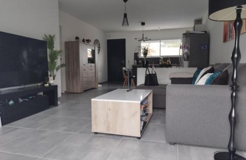 Saint-Julien-des-Landes House | Maison de famille