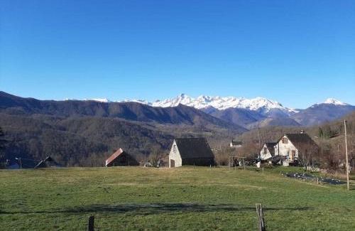 Erce House | Maison de montagne en pleine nature face au Mont Valier