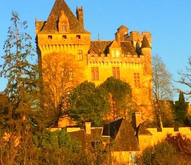 Montfort House | Maison de Montfort