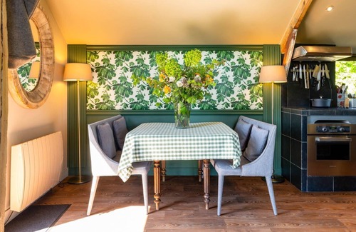 Bonnebosq Villa | Maison De Prairie - Two Bedroom Villa, Sleeps 4