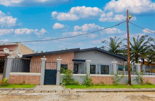 Douala Villa | Maison de Vacances Entièrement Équipée , Idéale Pour les Familles