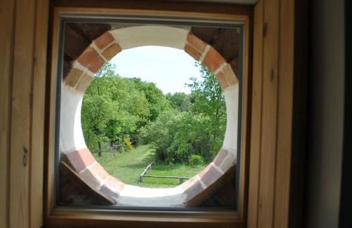 Razines House | Maison de Vigneron Restaurée avec Jardin Clos, Équipement Complet, au Cœur d'une Forêt - FR-1-381-218