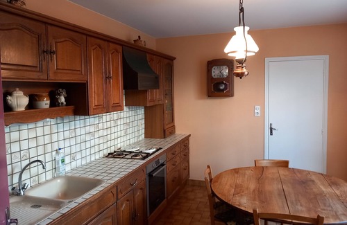 Toulon-sur-Arroux House | Maison de Ville, Jardin. 5 Chambres, 3 Salles de Bains, Cuisine et 2 Salons