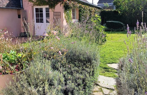 Conches-en-Ouche House | Maison de Village de Caractère Randonnées, Centre Équestre et +