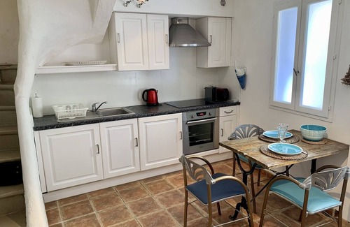 Marseillan House | Maison de Village Avec Terrasse Tropézienne