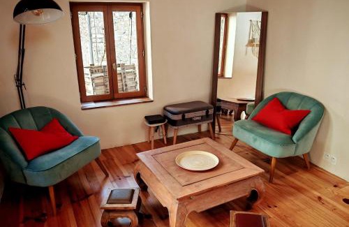 Beauvezer House | Maison de village de caractère, 10 pers