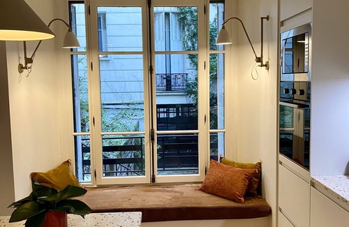16th Arrondissement House | Maison de Ville de 3 Étages à Passy + Roof top - Jo2024