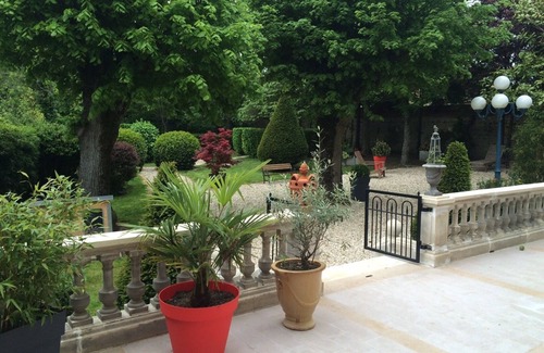 Saint-Florentin House | Maison de Ville Mansard 8 Personnes Proche de Chablis Auxerre Troyes